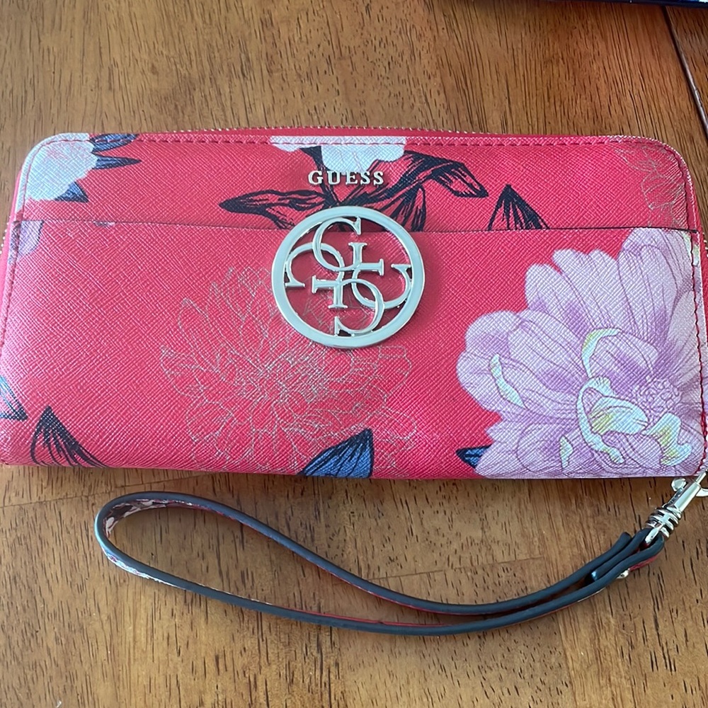 Guess Wallet